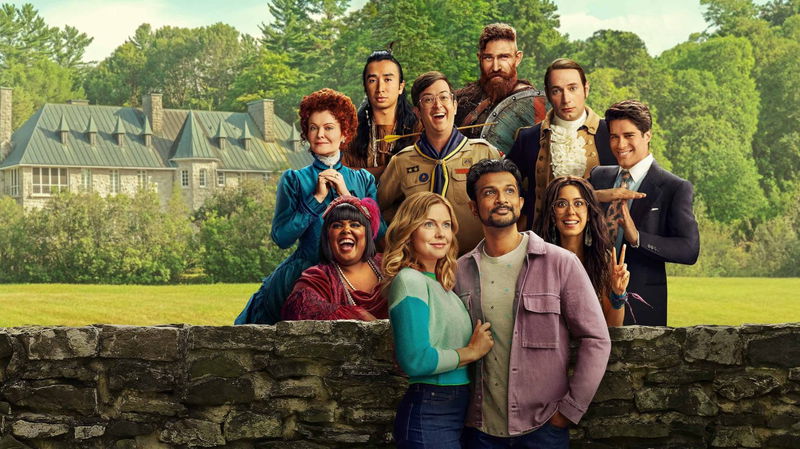 In de sitcom Ghosts schreeuwt het verleden je toe, maar heeft het heden altijd gelijk
